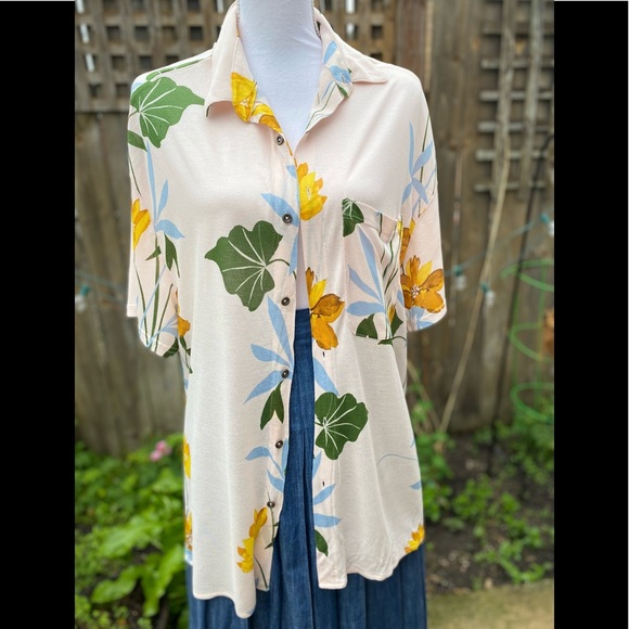 Urban outfitters pink rose soft Hawaiian shirt L perfect summer shirt NWT - Picture 3 of 9